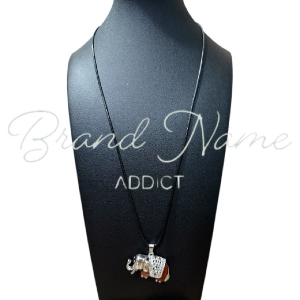 PRICE IS FIRM - Red Jasper Silver Toned Elephant Necklace - Picture 5 of 6